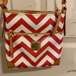 Dooney & Bourke Like New Chevron Red & White Bag
